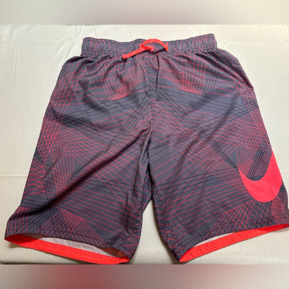 NIKE Youth Board Shorts Youth XL Mesh Liner Mesh Pocket